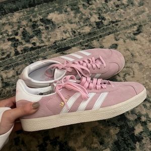 Adidas gazelle pink suede
